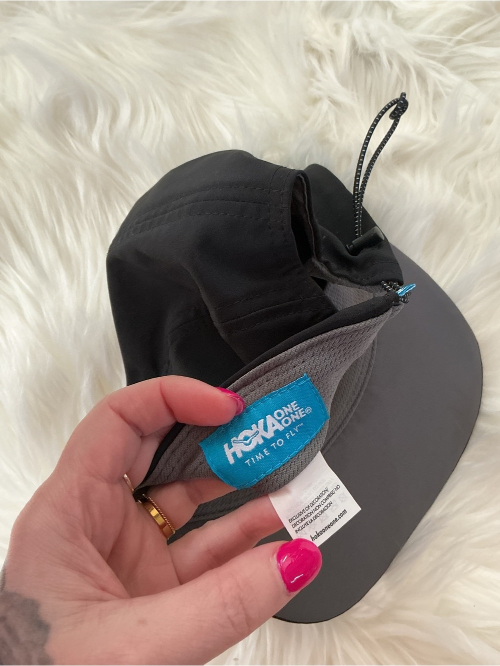 Hoka One One Performance Adjustable Running Black Cap with White Logo - Picture 4 of 5